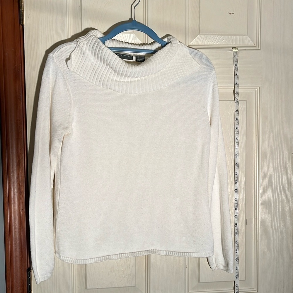 (relativity)-M-ivory/white-cowl neck, long sleeve, pull over, ribbed  sweater